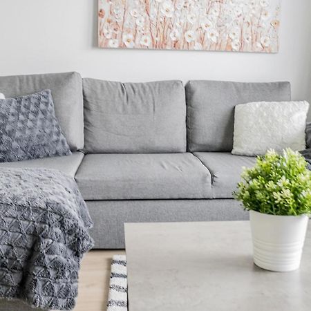 Sleepwell Apartments Niittykumpu 12 - Metro, 15 Min From Helsinki City エスポー エクステリア 写真
