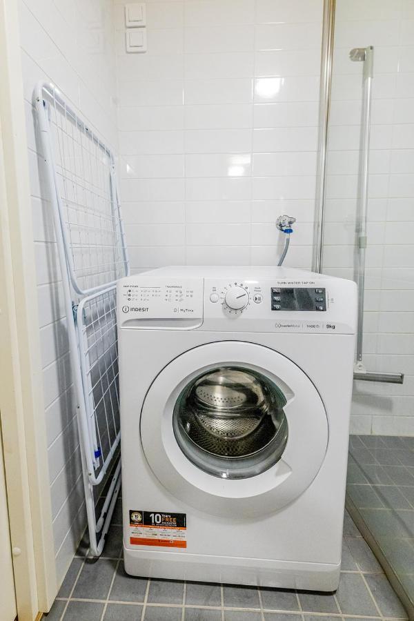 Sleepwell Apartments Niittykumpu 12 - Metro, 15 Min From Helsinki City エスポー エクステリア 写真