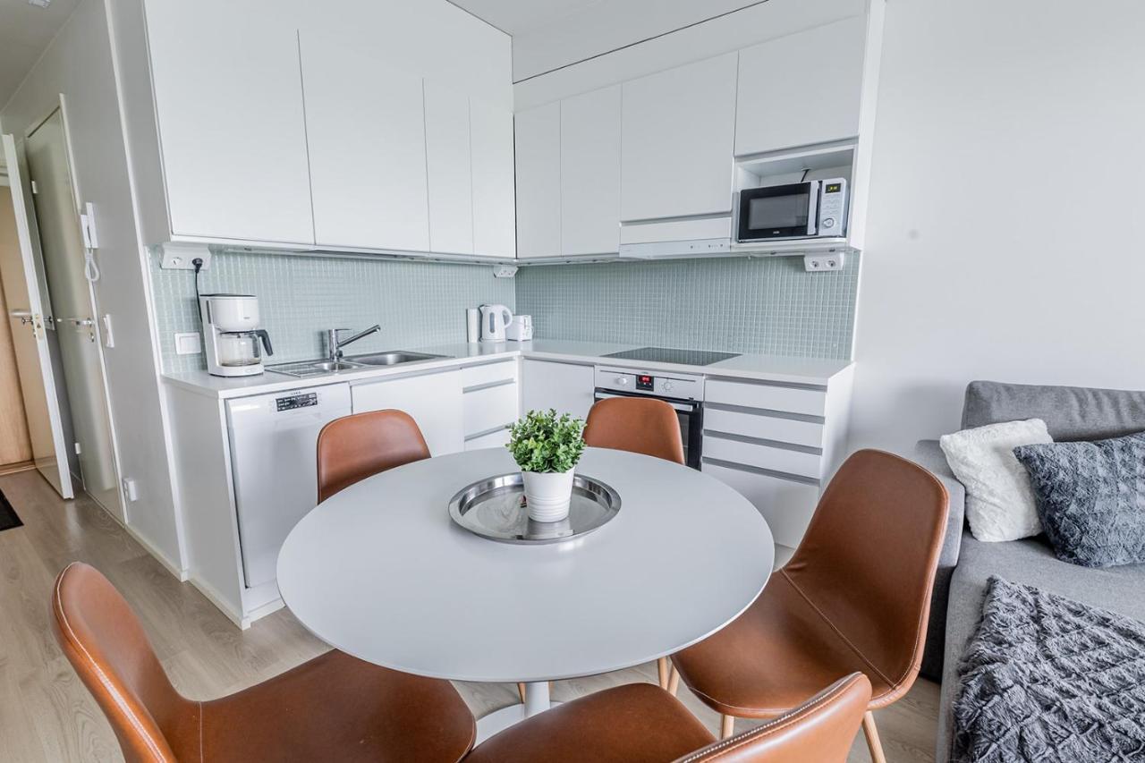 Sleepwell Apartments Niittykumpu 12 - Metro, 15 Min From Helsinki City エスポー エクステリア 写真