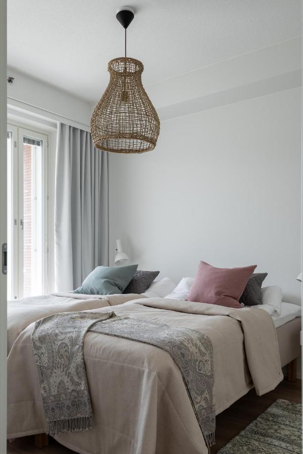 Sleepwell Apartments Niittykumpu 12 - Metro, 15 Min From Helsinki City エスポー エクステリア 写真